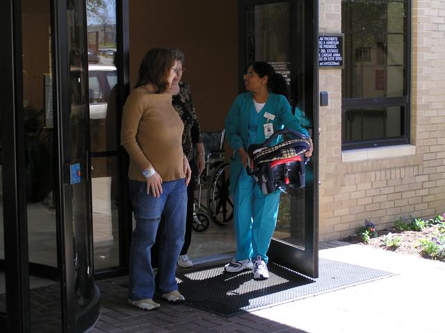 The final steps out of the hospital and into the van for the ride home